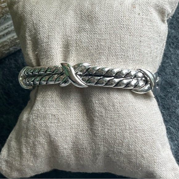 Vintage Liz Claiborne Silver Jewelry Set- Necklace, Earrings, Bracelet - Picture 4 of 10